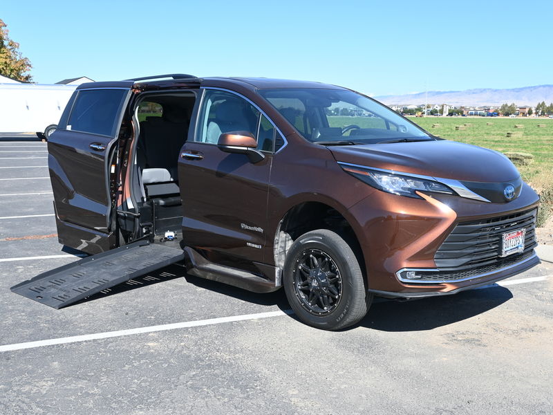 Used 2021 Toyota Sienna