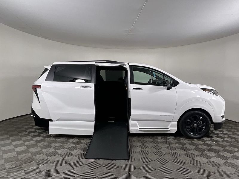 New 2026 Toyota Sienna