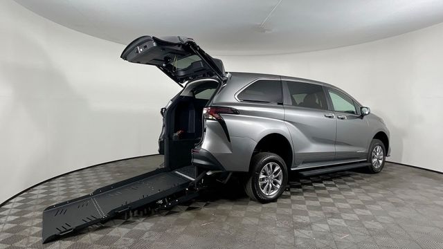 New 2026 Toyota Sienna